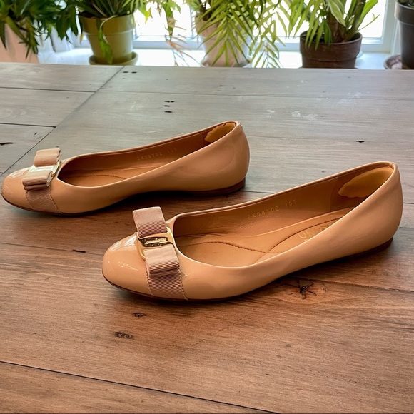 Salvatore Ferragamo Varina flats - Picture 8 of 13